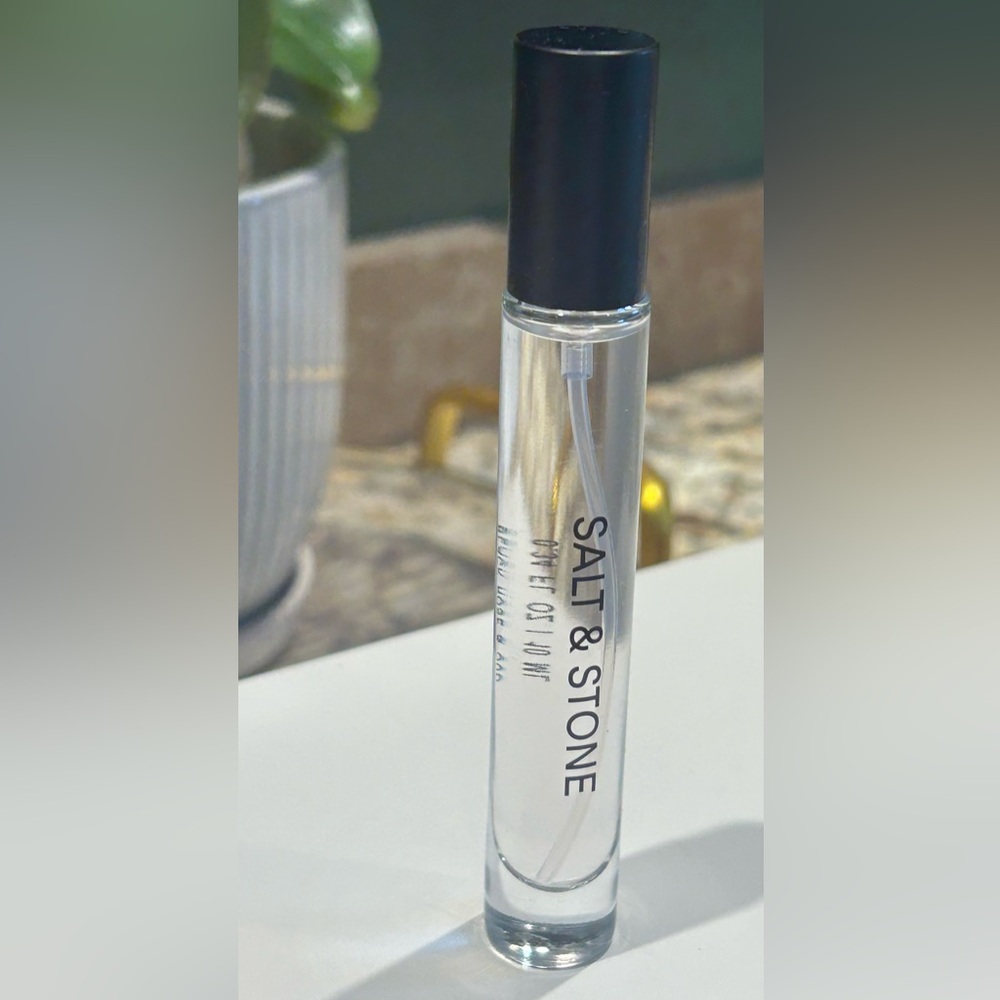 Salt & Stone Black Rose & Oud body mist Perfume